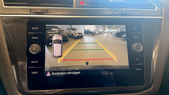 Volkswagen Tiguan 14 of 16