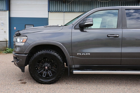 Dodge RAM 1500 2 of 23
