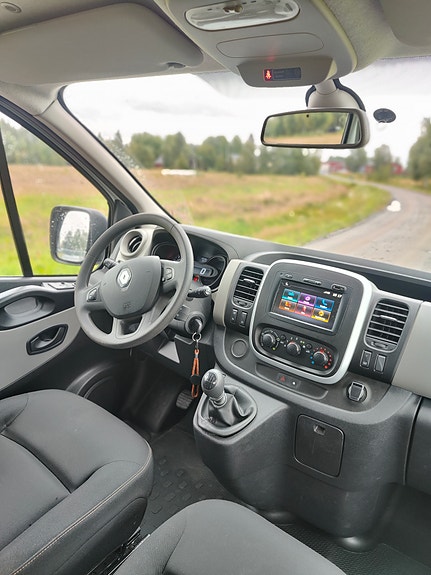Renault Trafic 4 of 7