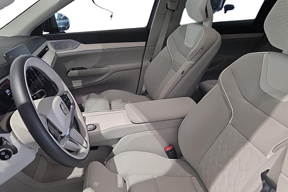 Volvo EX90 20 of 30