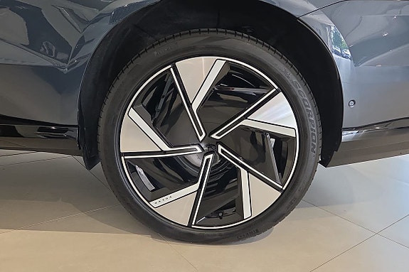 Volvo EX90 27 of 30