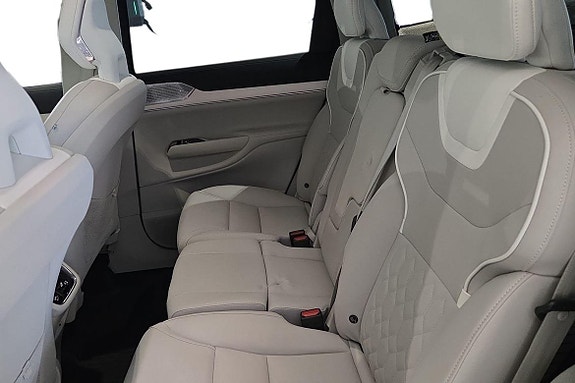 Volvo EX90 24 of 30