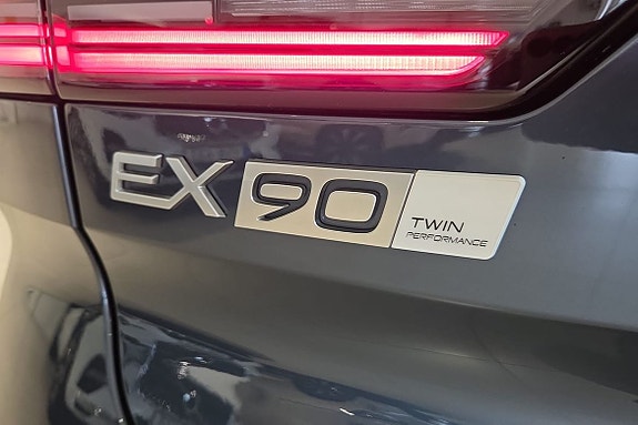 Volvo EX90 22 of 24