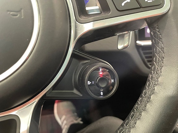 Porsche Cayenne Coupe 23 of 26