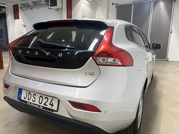 Volvo V40 4 of 15