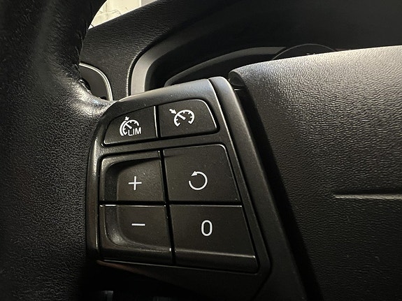 Volvo V40 14 of 15