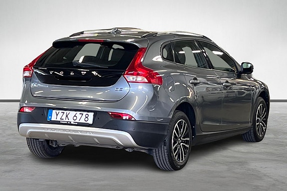 Volvo V40 Cross Country 14 of 17