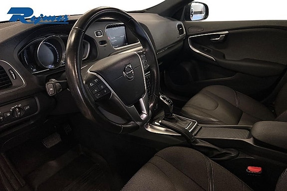 Volvo V40 Cross Country 7 of 17