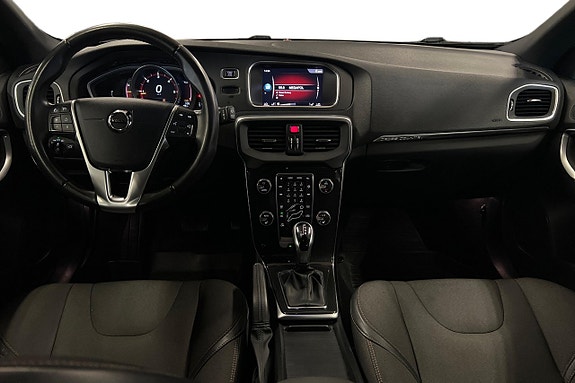 Volvo V40 Cross Country 12 of 17