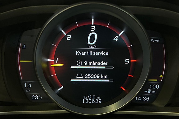 Volvo V40 Cross Country 17 of 17