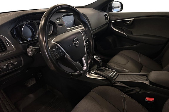 Volvo V40 Cross Country 13 of 17