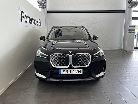 BMW iX1 2 of 16