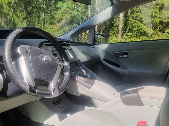 Toyota Prius Plug-in Hybrid 13 of 13