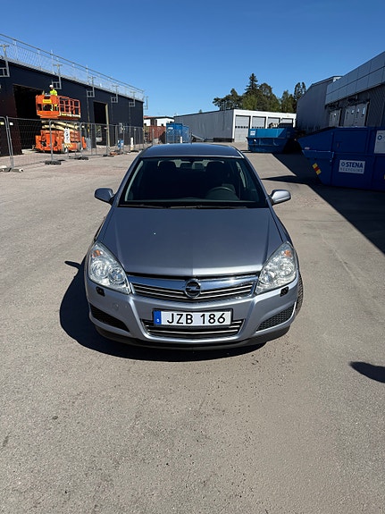 Opel Astra 3 of 15