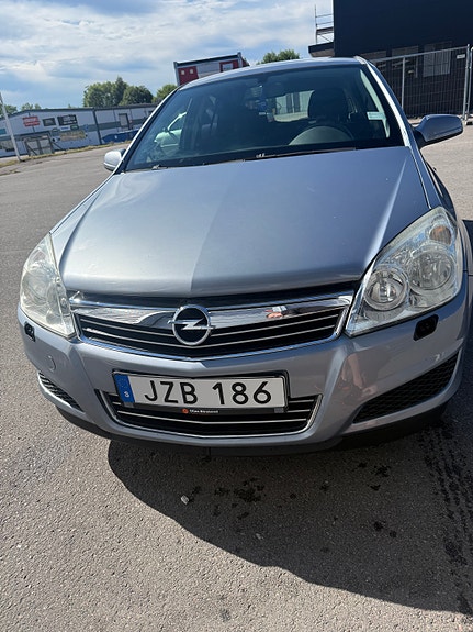 Opel Astra 8 of 15