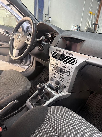 Opel Astra 13 of 15