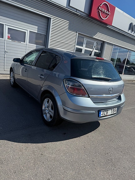 Opel Astra 4 of 15