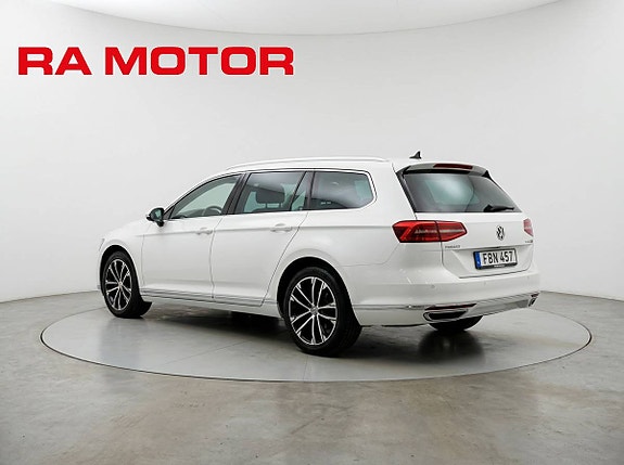 Volkswagen Passat 2 of 25