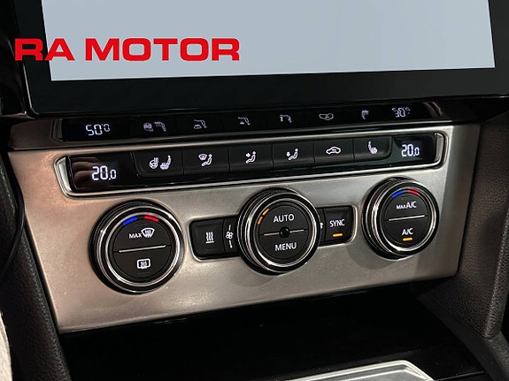 Volkswagen Passat 17 of 25