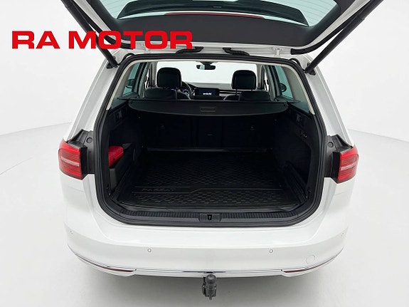 Volkswagen Passat 24 of 25