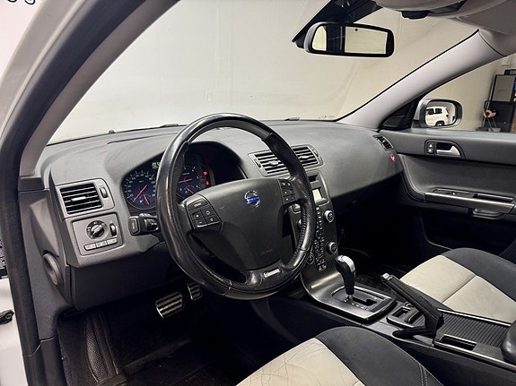 Volvo V50 8 of 15