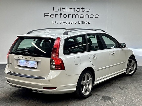 Volvo V50 2 of 15