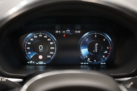 Volvo XC60 11 of 19