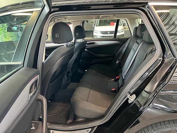 BMW 520d 14 of 19