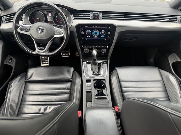 Volkswagen Passat 15 of 24