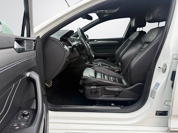 Volkswagen Passat 9 of 24