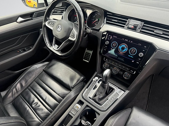 Volkswagen Passat 19 of 24