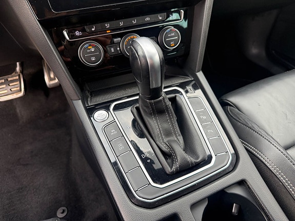 Volkswagen Passat 11 of 24