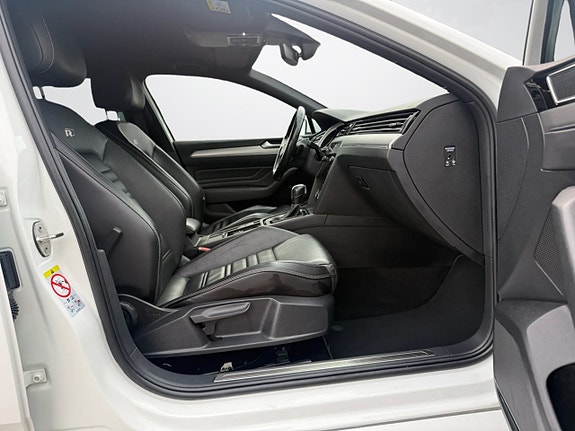 Volkswagen Passat 17 of 24