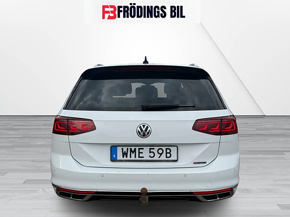Volkswagen Passat 7 of 24