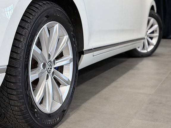 Volkswagen Passat 6 of 30