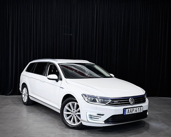Volkswagen Passat 3 of 30