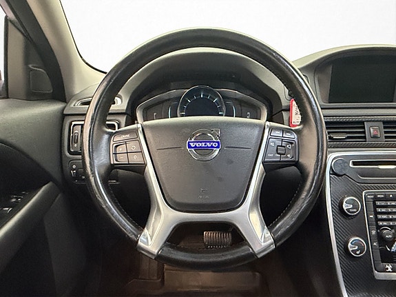 Volvo V70 12 of 28