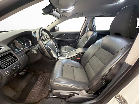Volvo V70 11 of 28