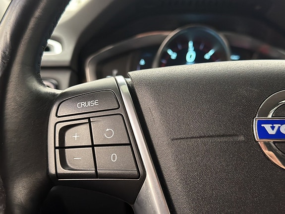 Volvo V70 13 of 28