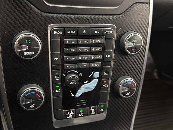 Volvo V70 18 of 28