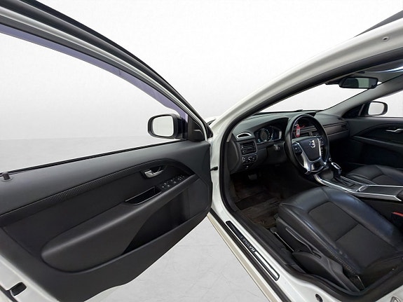 Volvo V70 10 of 28
