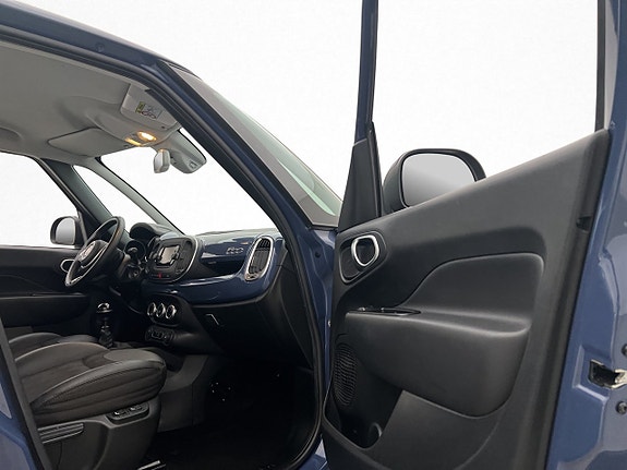 Fiat 500L 19 of 26