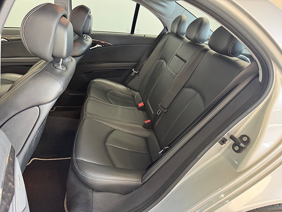 Mercedes-Benz E350 11 of 15