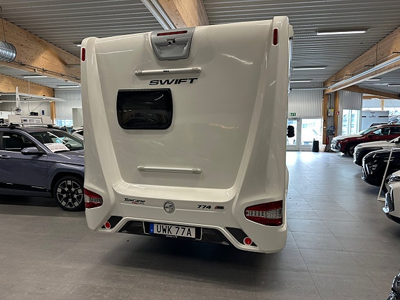 Swift 774 Automat Alde  Hydraliska stödben Låga sängar 4 of 21