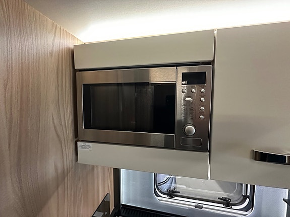 Swift 774 Automat Alde  Hydraliska stödben Låga sängar 11 of 21