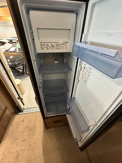 Swift 774 Automat Alde  Hydraliska stödben Låga sängar 13 of 21