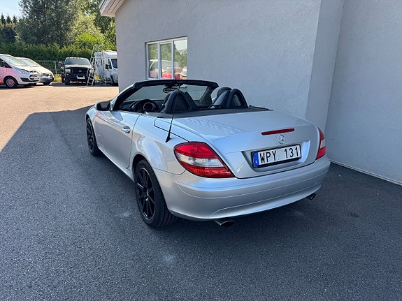 Mercedes-Benz SLK200 7 of 17