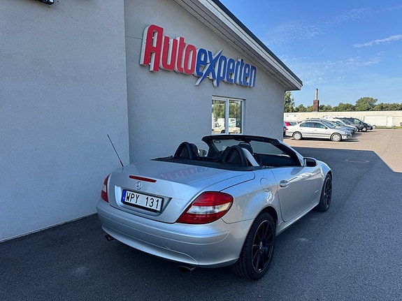 Mercedes-Benz SLK200 6 of 17