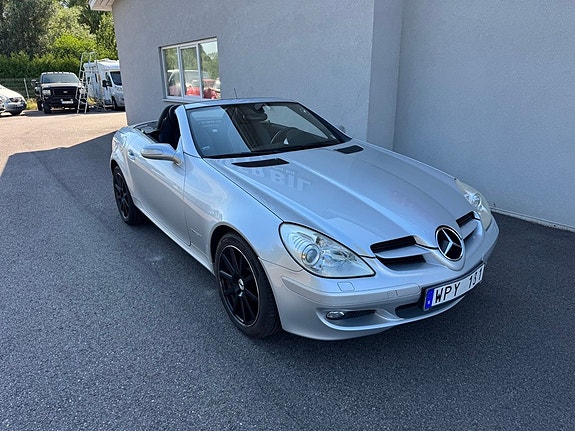 Mercedes-Benz SLK200 4 of 17