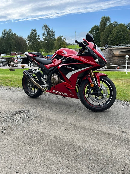 Honda CBR500R 4 of 9